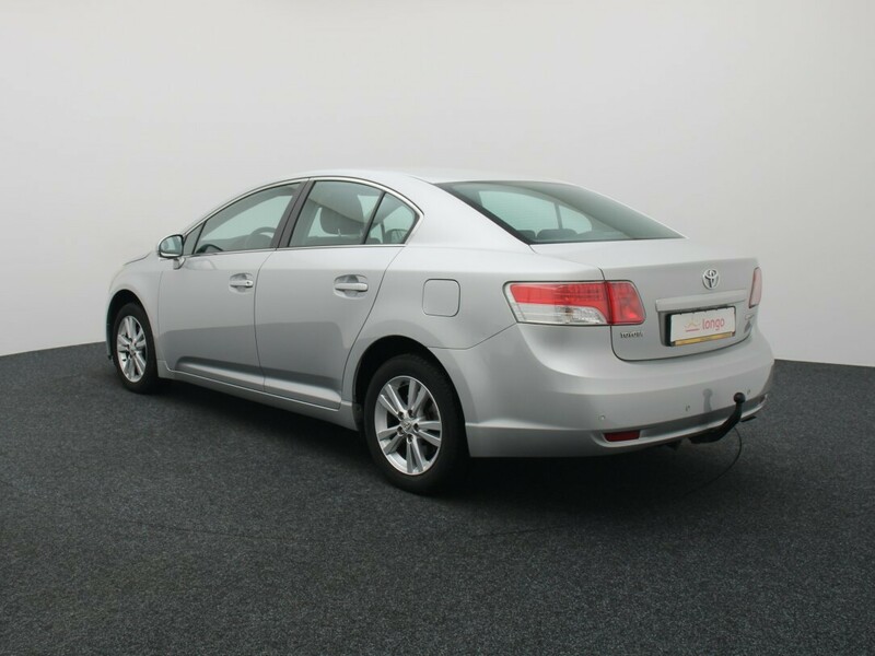 Photo 7 - Toyota Avensis 2011 y Sedan