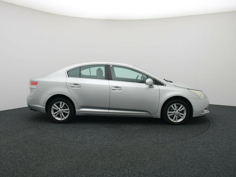 Photo 9 - Toyota Avensis 2011 y Sedan