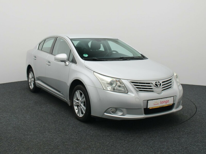 Photo 10 - Toyota Avensis 2011 y Sedan