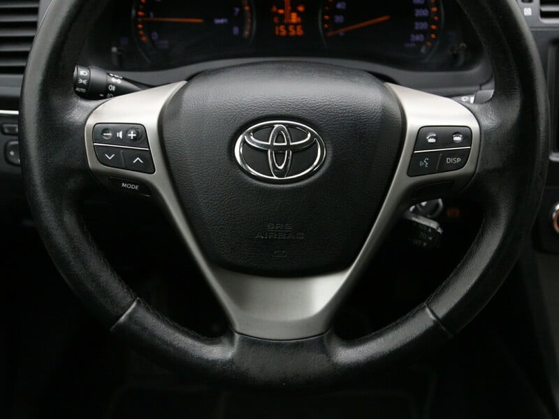 Photo 18 - Toyota Avensis 2011 y Sedan