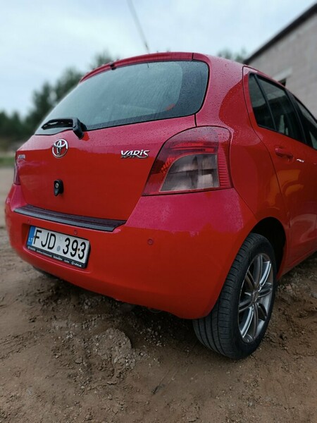 Photo 3 - Toyota Yaris 2008 y Hatchback