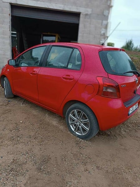 Photo 4 - Toyota Yaris 2008 y Hatchback