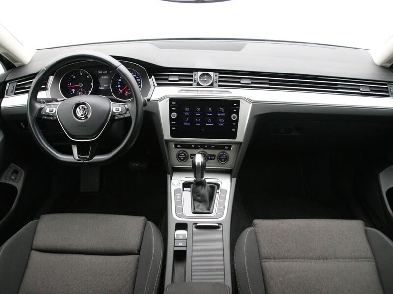 Photo 2 - Volkswagen Passat B8 2019 y Wagon