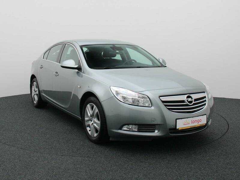 Фотография 10 - Opel Insignia 2012 г Хэтчбек