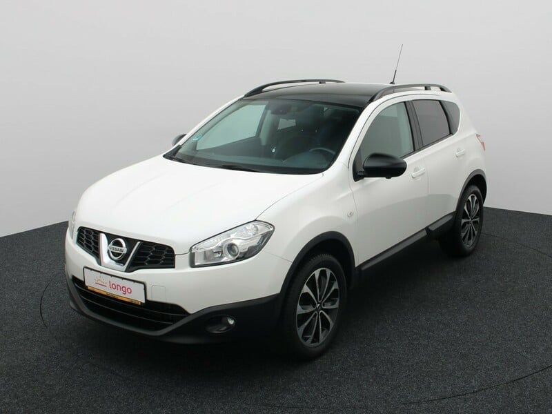 Nissan Qashqai 2014 г Внедорожник / Кроссовер