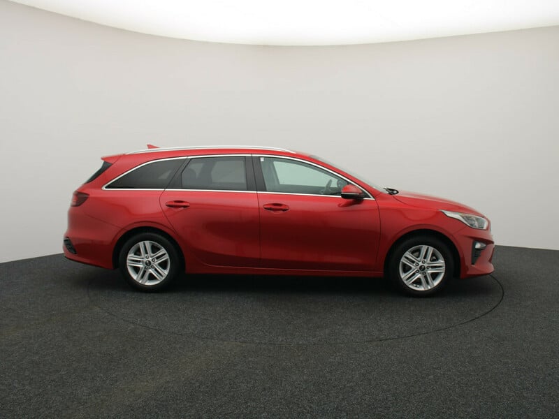 Photo 9 - Kia Cee&apos;d 2019 y Wagon