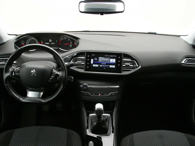 Photo 2 - Peugeot 308 2015 y Hatchback