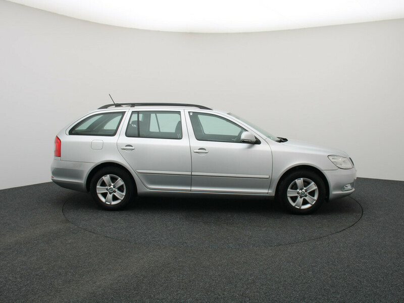 Photo 9 - Skoda Octavia 2011 y Wagon