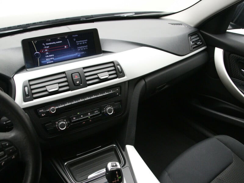 Photo 21 - Bmw 320 2012 y Sedan