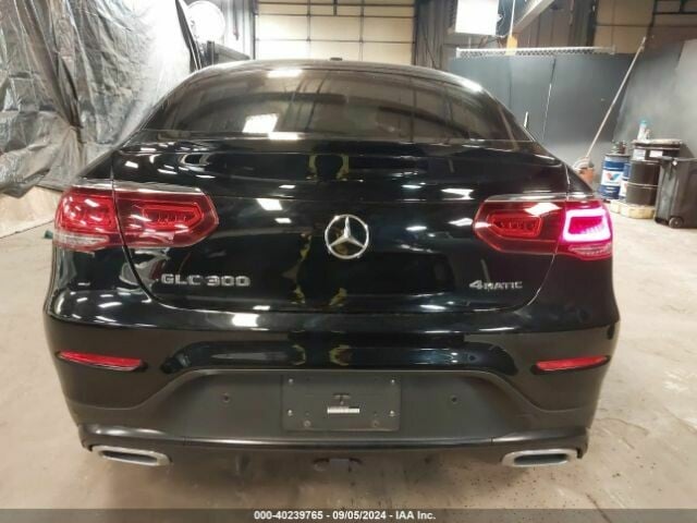 Photo 16 - Mercedes-Benz GLC Coupe 300 2021 y Off-road / Crossover