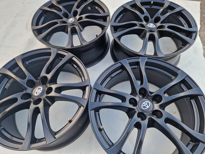 Toyota R18 light alloy R18 rims