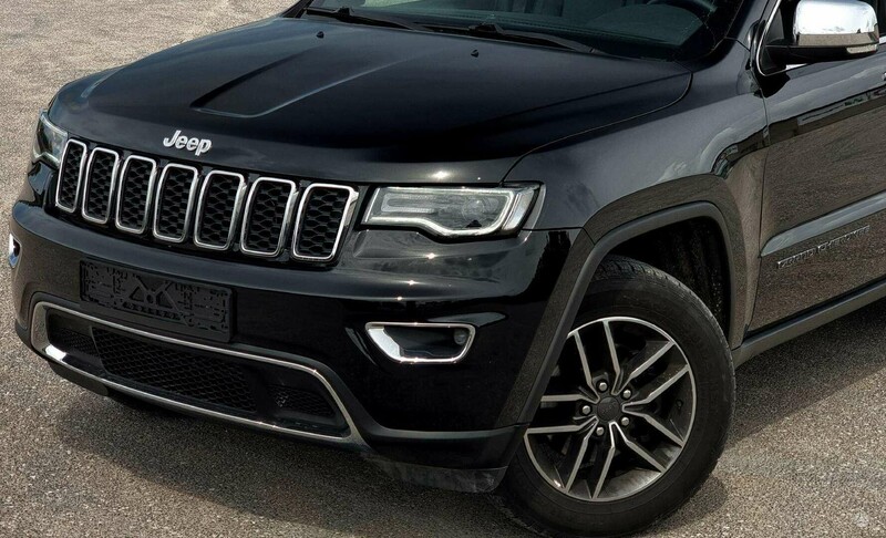 Photo 3 - Jeep Grand Cherokee 2019 y Off-road / Crossover