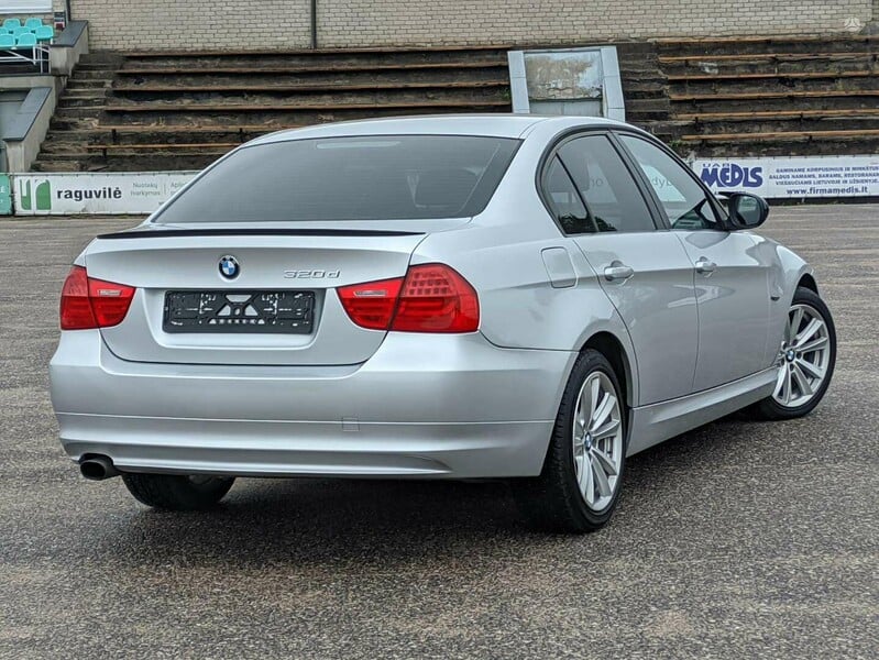 Фотография 5 - Bmw 320 2009 г Седан