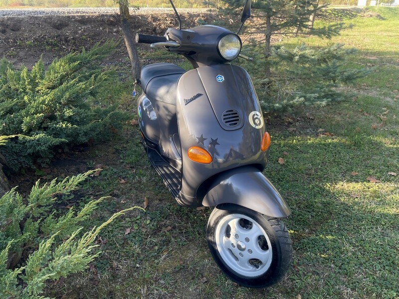 Piaggio Vespa 2003 y Scooter / moped