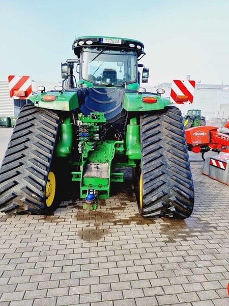 Photo 6 - John Deere 2018 y Tractor