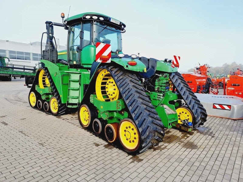 Photo 7 - John Deere 2018 y Tractor