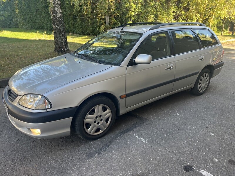 Toyota Avensis I 2001 г