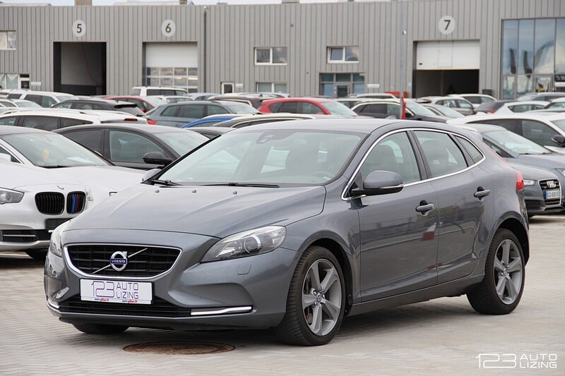 Volvo V40 2013 г Хэтчбек