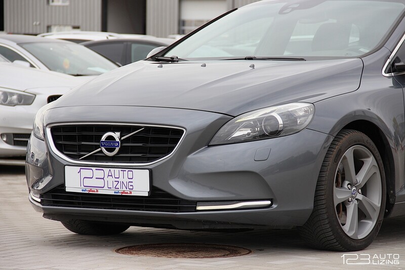 Фотография 2 - Volvo V40 2013 г Хэтчбек