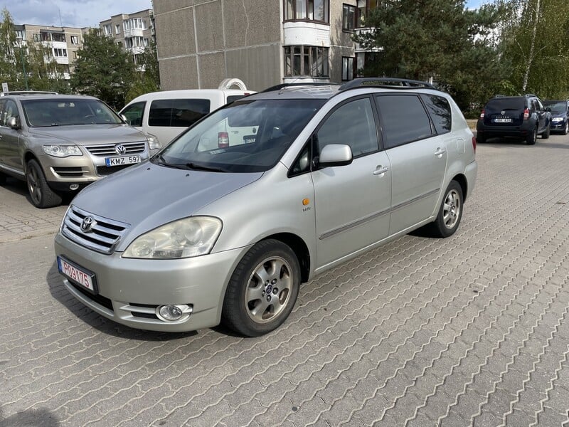 Toyota Avensis Verso 2002 m Vienatūris