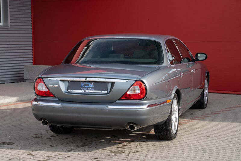 Фотография 10 - Jaguar XJ X350 2005 г