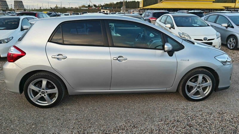 Photo 5 - Toyota Auris 2011 y Hatchback