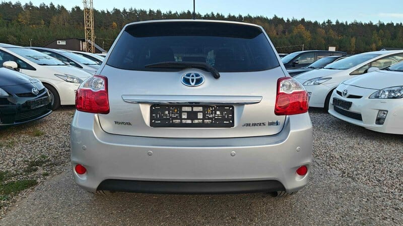 Photo 7 - Toyota Auris 2011 y Hatchback