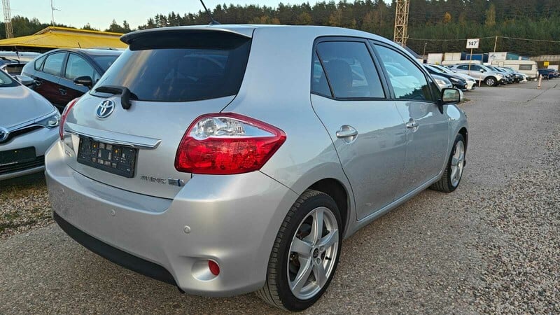 Photo 8 - Toyota Auris 2011 y Hatchback