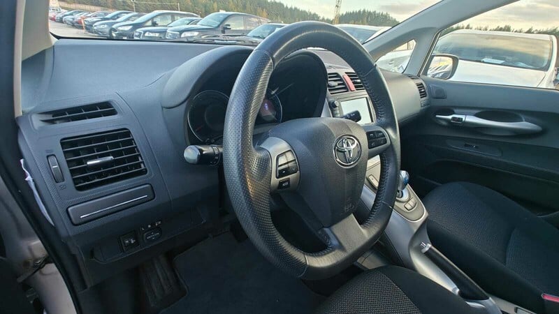 Photo 25 - Toyota Auris 2011 y Hatchback