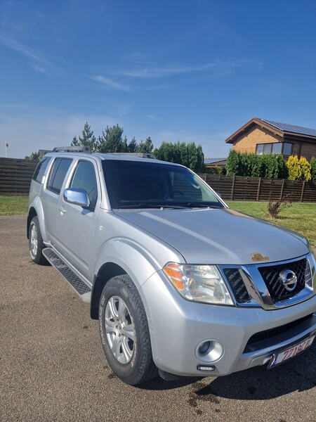 Nissan Pathfinder III 2007 y