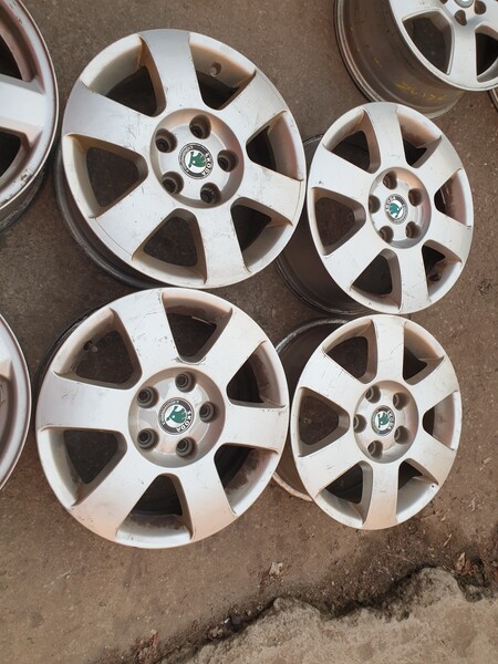 Light alloy R15 rims