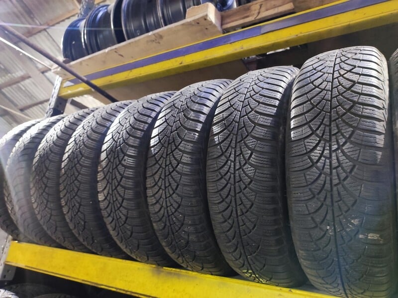 Фотография 2 - Goodyear R15 зимние шины для автомобилей