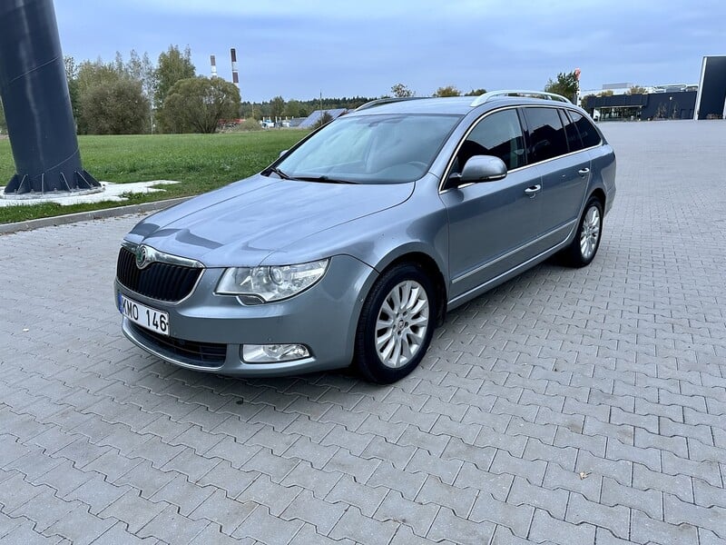 Photo 7 - Skoda Superb 2010 y Wagon