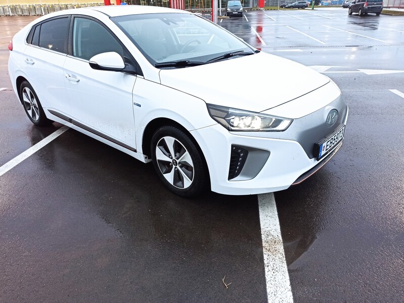 Photo 5 - Hyundai Ioniq 2018 y Hatchback