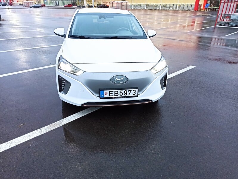 Photo 8 - Hyundai Ioniq 2018 y Hatchback