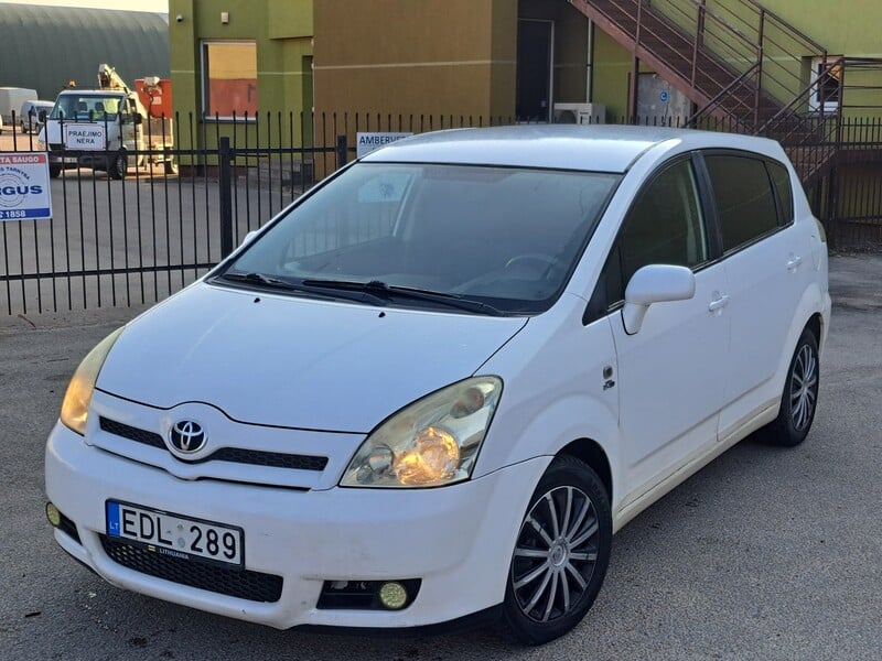 Toyota Corolla Verso II 2005 y