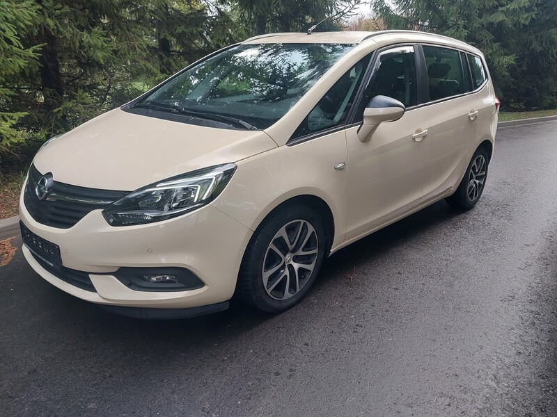 Photo 2 - Opel Zafira 2019 y Van