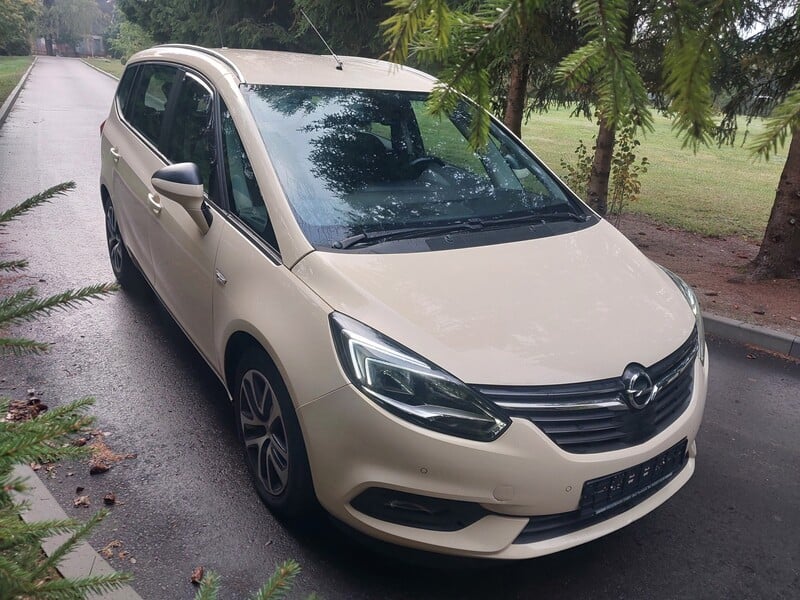 Photo 3 - Opel Zafira 2019 y Van