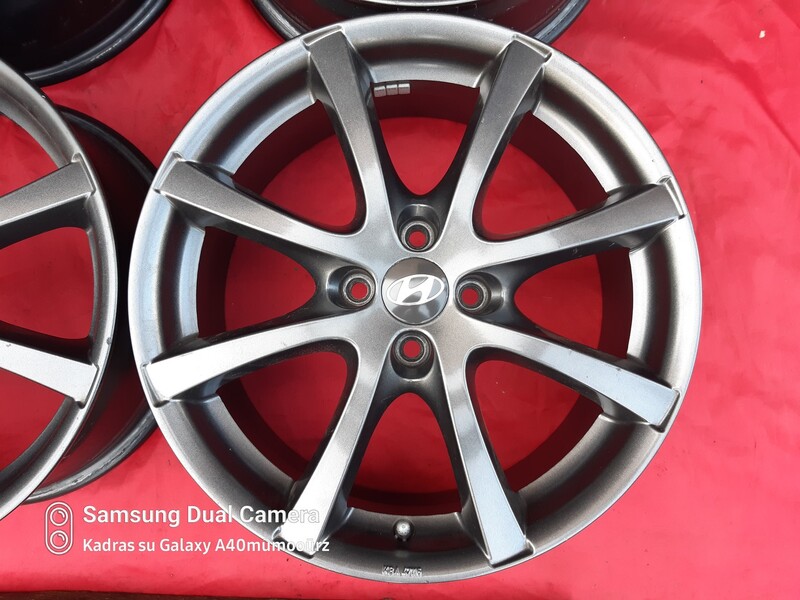 Photo 2 - Light alloy R17 rims