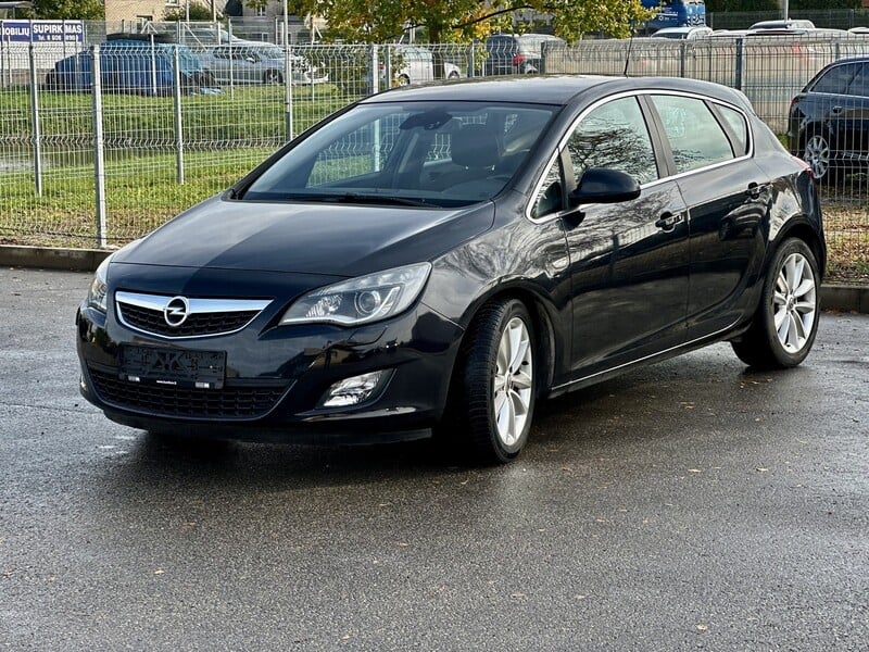 Фотография 1 - Opel Astra 2010 г Хэтчбек