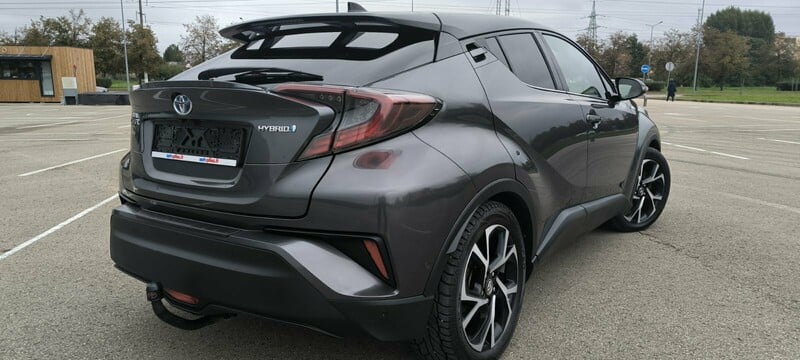 Фотография 27 - Toyota C-HR 2017 г Внедорожник / Кроссовер