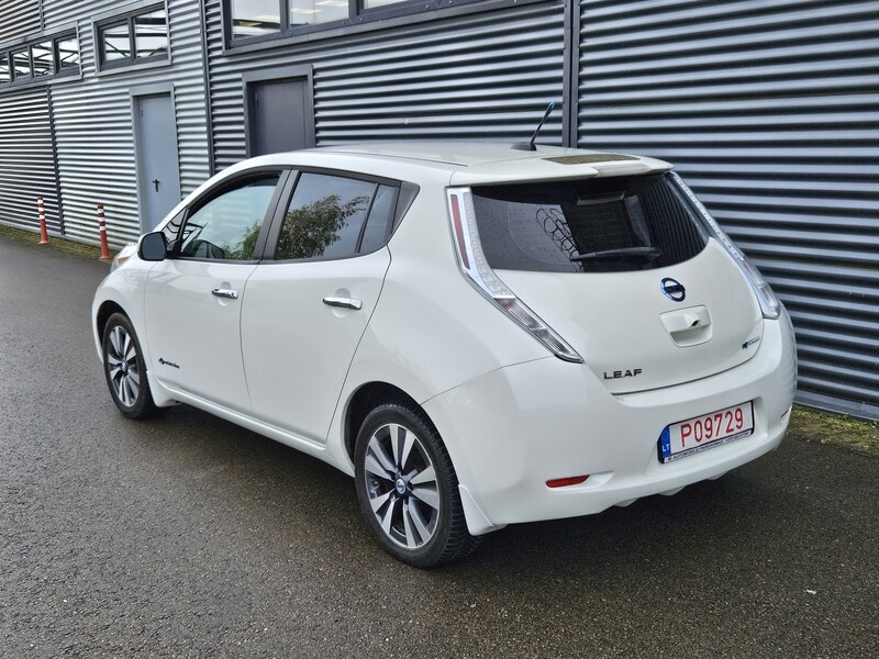 Photo 10 - Nissan Leaf 2014 y Hatchback