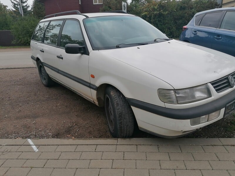 Фотография 3 - Volkswagen Passat 1995 г Универсал