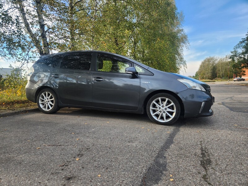 Фотография 9 - Toyota Prius+ 2013 г Универсал