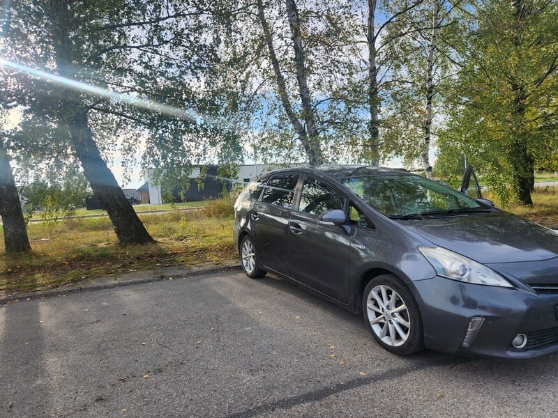 Фотография 2 - Toyota Prius+ 2013 г Универсал