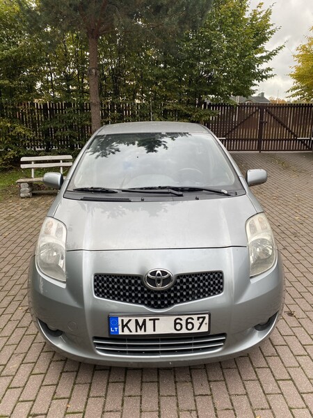 Toyota Yaris II 2008 y