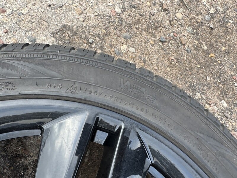 Photo 11 - Nokian Siunciam, 6-7mm R19 winter tyres passanger car