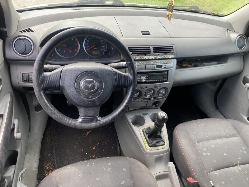 Mazda 2 I 2003 y