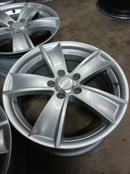 Photo 1 - MKW light alloy R17 rims