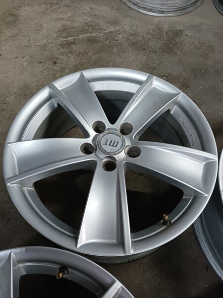 Photo 4 - MKW light alloy R17 rims